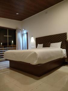 Olives Pleasant Stays