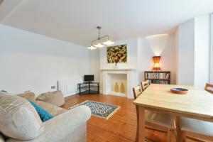 Host & Stay - Victoria Gardens