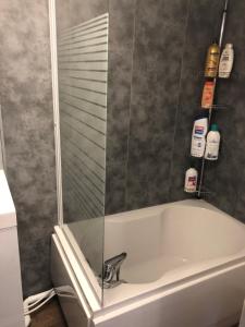 Maison climatisée, Wi-Fi, bureau Gare & Thermes