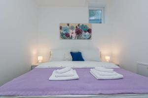 HOLIDAY HOUSE LAVANDA