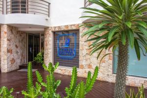 201 Corto Maltes 3 bedroom apt ocean view