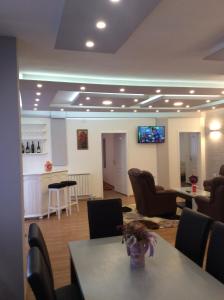Two-Bedroom Apartment room in Apartman KARMELA BN centar