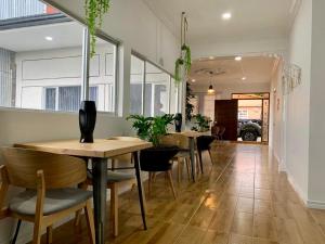 Three House Hostel Boutique