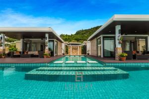 5 Bedroom Amazing Pool Villa In Resort TS1