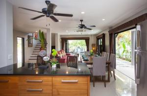 Baan Santhiya Private Pool Villas - Free Tuk-Tuk Service to the Beach!