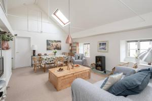 JOIVY Loft at the Brewery with Free Parking