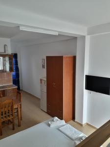 Rooms and Apartments Analipsi