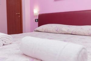 Palazzo Carafa della Spina room and apartment