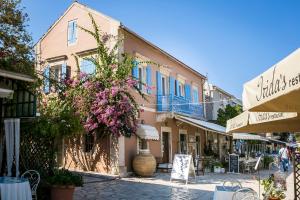 SEA FRONT FISCARDO ROOMS Kefalloniá Greece