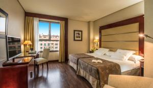 Double or Twin Room with Free Health Insurance room in Hotel Valencia Center