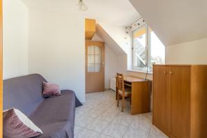 3 Bedroom Apartment Plac Neptuna by Renters