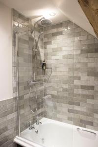 Deluxe Family Room room in George III Hotel