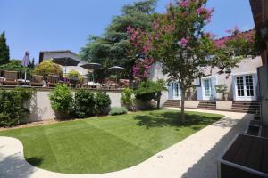 Hotels Les Jardins de Cassis - Parking Gratuit & Piscine Chauffee : photos des chambres