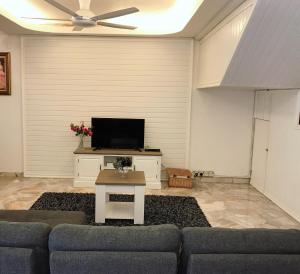 Bukit Tinggi, Klang- Cozy home
