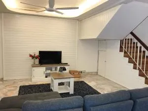 Bukit Tinggi, Klang- Cozy home - Batu Unjor