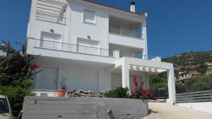 ALIVERI FLAT WITH SEA VIEW Evia Greece