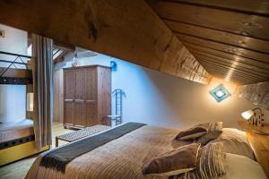 Duplex at the entrance to Venice 2 bathroom and terrace