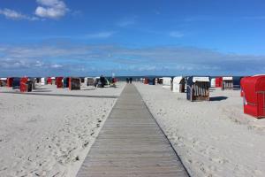 Wohnung 2 mit Balkon- Haus Annegrete Seestr6, Bensersiel