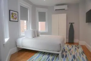 A Stylish Stay w/ a Queen Bed, Heated Floors.. #32 - Coolidge Corner