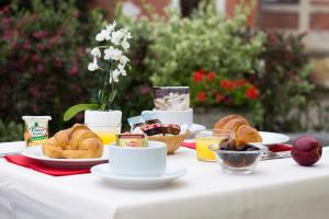 Hotels Hotel Le Dauphin : photos des chambres
