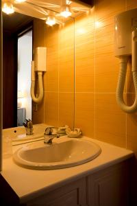Hotels Hotel Le Dauphin : photos des chambres