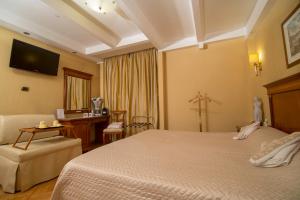 Triple Room room in Luxury Rooms H 2000 Roma