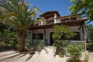 wonderful villa close to the beach with big garden - Órmos