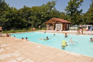 Campings Camping Bois-Girault : photos des chambres