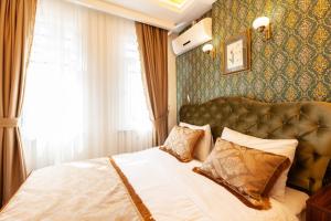 Rose Mansion by Otantik Suites