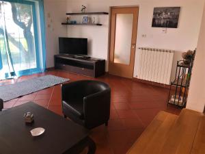 Beautiful Street Apartment - Sea View