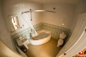 Farnley Tower Guesthouse