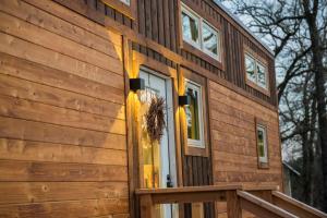 Montana Escape Elegant Tiny House in Waco Near Magnolia