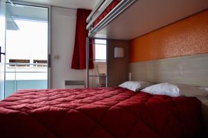 Hotels Premiere Classe Sete - Balaruc : Chambre Triple (1 Lit Double et 1 Lit Simple)