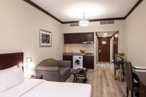 Deluxe Studio Suite - Free Bus service to La Mer Beach at Jumeirah with Beach Mats & Beach Towels room in Savoy Crest Hotel Apartment