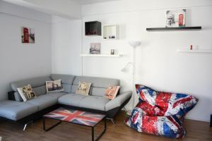 London 18 Apartment