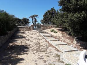 Elafonisos: Two storey house on the sea front Lakonia Greece