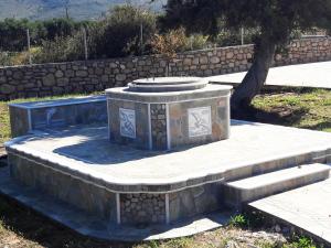 Elafonisos: Two storey house on the sea front Lakonia Greece