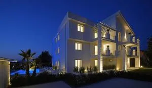 Villa Bianca Luxury Apartments - Дезенцано-дель-Гарда