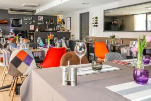 Hotels Hotel Restaurant Kyriad Brive Centre : photos des chambres