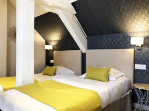 Hotels Hotel Les Suites - Domaine de Crecy : Suite Supérieure avec Mezzanine