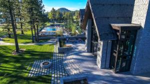 180 Lake Parkway Stateline, South Lake Tahoe, Nevada 89449, United States.