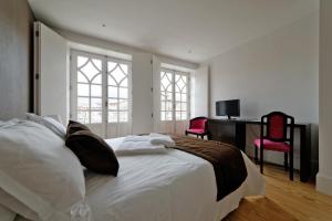 Superior Double or Twin Room with City View room in Guimarães Studios Lounge
