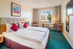 Comfort Queen Room with Queen Bed and View room in PLAZA Hotel Blankenburg Ditzingen Sure Hotel Collection