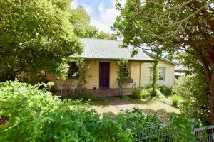 Waragil Cottage - Original Settler's Home - Mount Victoria