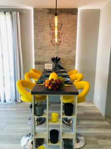 APARTAMENT ELEGANCE YELLOW