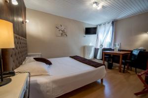 Hotels Logis Hotel Les Voyageurs : photos des chambres