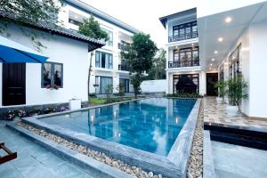 Tropical Garden & Pool Villa