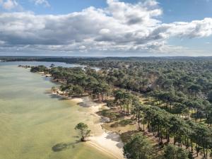 Appartement 4 couchages dans résidence avec piscine entre golf et lac de Biscarrosse
