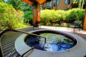 Three-Bedroom Townhouse room in 124 Ridgepoint Townhomes Townhouse