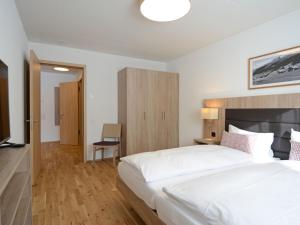 Apartment Pradas Resort - 2-5 Zimmer Premium by Interhome